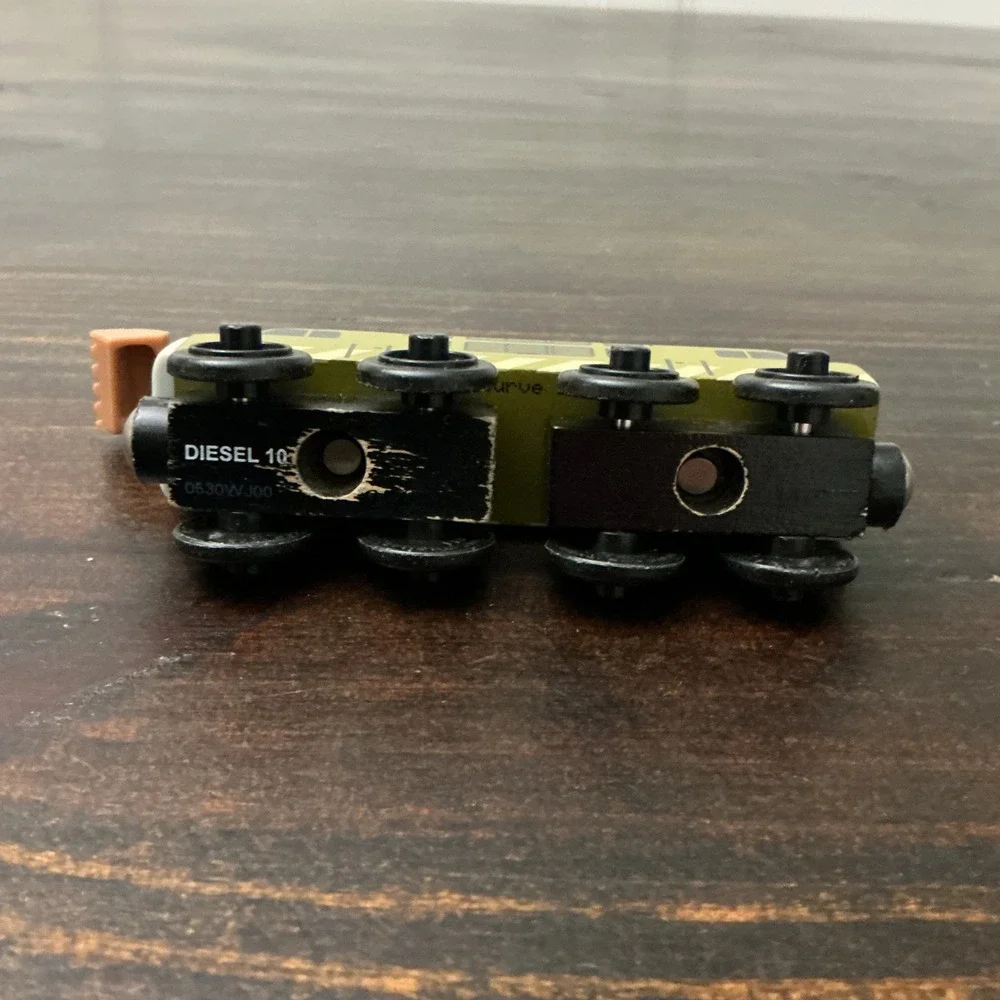 Thomas & Friends Wooden Railway Diesel 10 Engine with Movable‎ Claw LC99157 2010